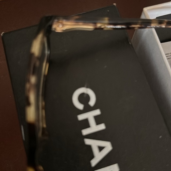 Authentic Chanel frames for glasses barely worn - Picture 3 of 5